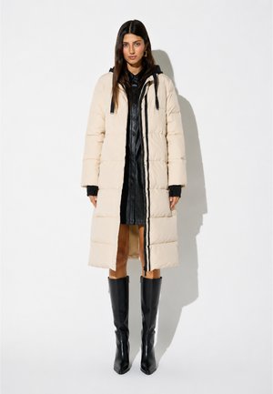 LOLA CASADEMUNT, WOMEN - Abrigo de invierno - off-white