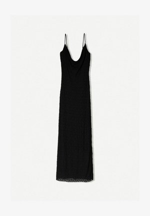 Robe maxi noire sans manches avec un décolleté drapé, en tissu texturé et une finition en dentelle. Design élégant et simple, longueur au sol.