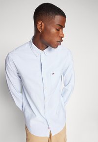 Tommy Jeans OXFORD SHIRT - Camicia - chambray blue