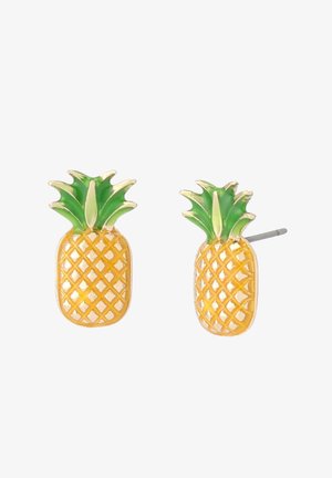 Kolczyki w kształcie ananasa z żółtym emaliowanym ciałem i zielonymi akcentami liści, zdobione teksturowanym wzorem krzyżowym dla dodatkowego detalu.