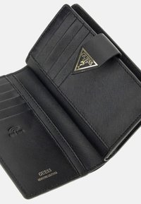 Thumbnail Image 3