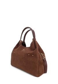 Borsa in suede marrone con due manici superiori e dettagli in tonalità oro. Presenta una tasca laterale con cerniera e una forma strutturata.