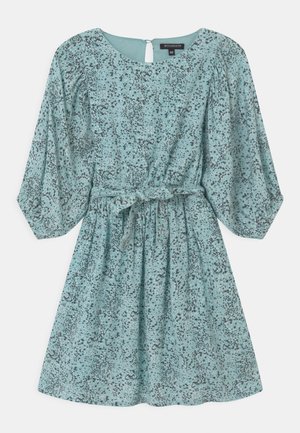 Sukienka z krótkim rękawem, do kolan, w kolorze turkusowym z plamkowanym szarym wzorem, z wiązaniem w talii i zapięciem na plecach w kształcie dziurki.