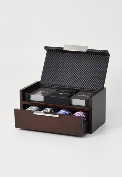 Wooden box with a raised lid, carbon fiber interior, contains poker chips in various colors: black, blue, silver, and purple. Metal handle.