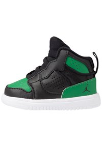 Černé a zelené vysoké tenisky pro batolata s bílou podrážkou, perforovanými detaily, tkaničkami a poutkem na patě.