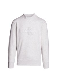 Sudadera gris claro con cuello alto, puños y dobladillo acanalados. Presenta el logo en relieve "Calvin Klein Jeans" en el frente. Hecha de material suave.