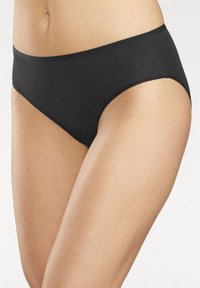 Schwarzer hoch taillierter Bikiniunterteil aus glattem, dehnbarem Stoff mit nahtlosem Design und einer weichen, matten Textur.