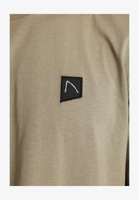 Kijelölve, light grey