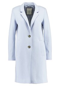 Cappotto in misto lana azzurro chiaro con maniche lunghe, revers a vista, due tasche frontali e tre bottoni sulla parte anteriore. Texture liscia.
