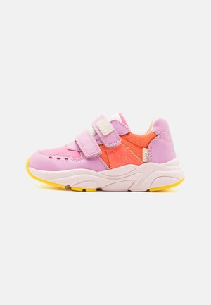 HERLE  - Trainers - bubble gum
