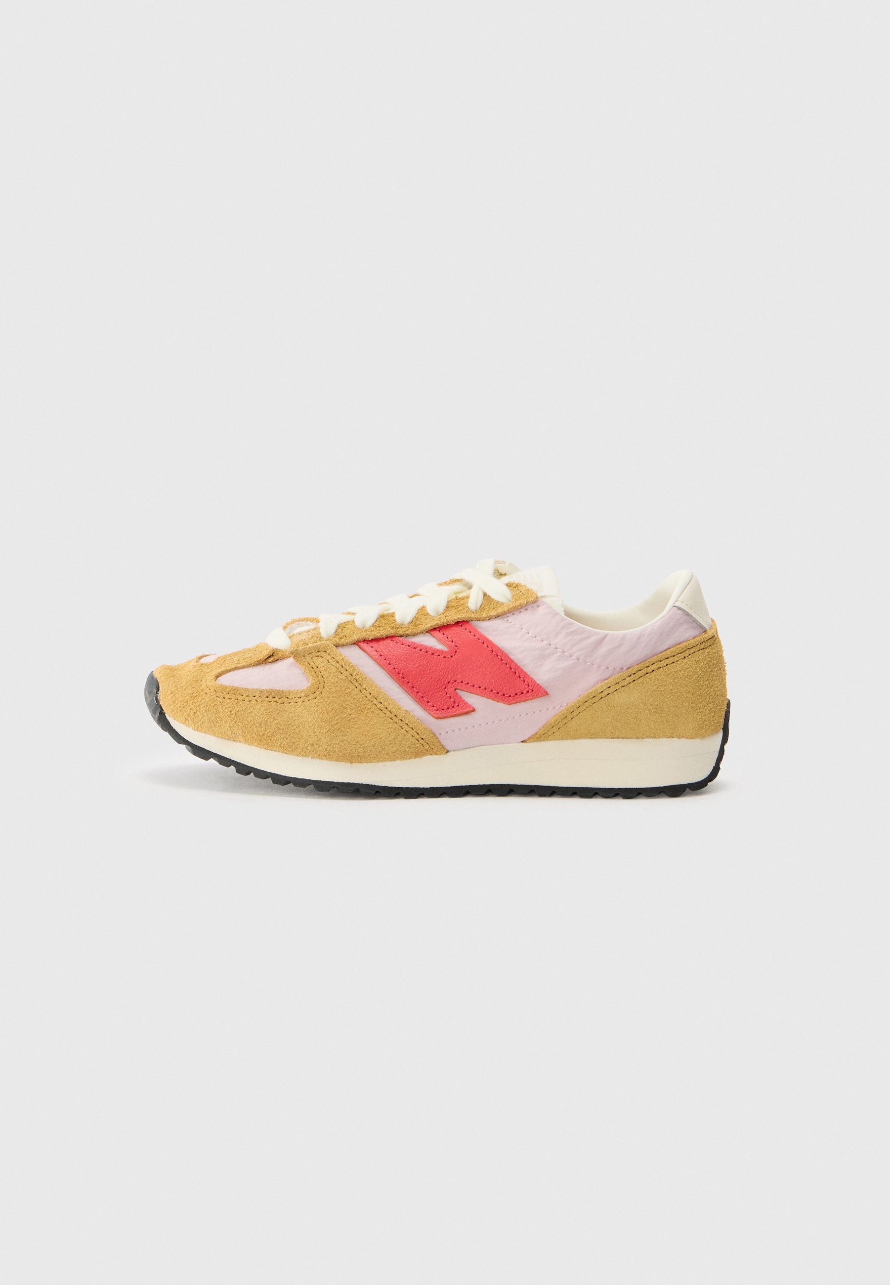 ユニセックス【New Balance】471/U471AA Buy New Balance 471 (U471AA) in beige | U471AA at solebox