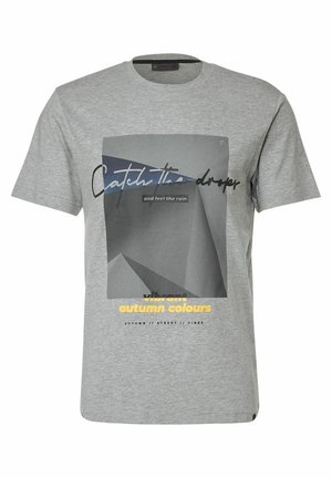 Szary T-shirt z krótkim rękawem z abstrakcyjnym geometrycznym nadrukiem i tekstem: "Złap krople i poczuj deszcz," "żywe kolory jesieni," "JESIEŃ // ULICE // NASTROJE."