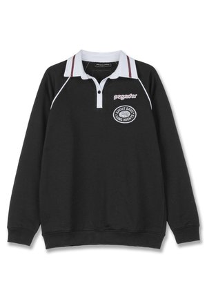 Čierny dlhý rukáv polo sveter s bielym golierom a červenými pruhovanými akcentmi. Obsahuje vyšívané logo s textom „KRÁTKE DNI DLHÉ NOCI.“