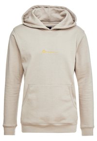 béžová mikina vyrobená z měkké tkaniny, která má přední kapsu, kapuci na stáhnutí a žluté vyšití loga na hrudi.