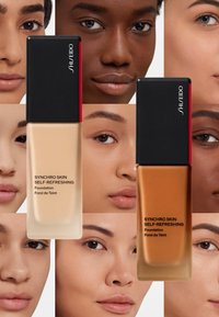 Shiseido SYNCHRO SKIN SELF-REFRESHING FOUNDATION SPF30 - Fondotinta - 110