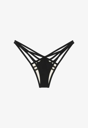 Tanga noir avec de multiples sangles noires formant un design superposé à l'arrière, présentant des panneaux latéraux de couleur claire contrastante.