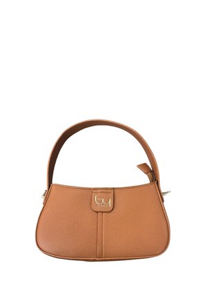 Piccola borsa a mano in pelle marrone con tracolla corta, fondo curvo e dettaglio logo dorato sulla patta centrale anteriore.