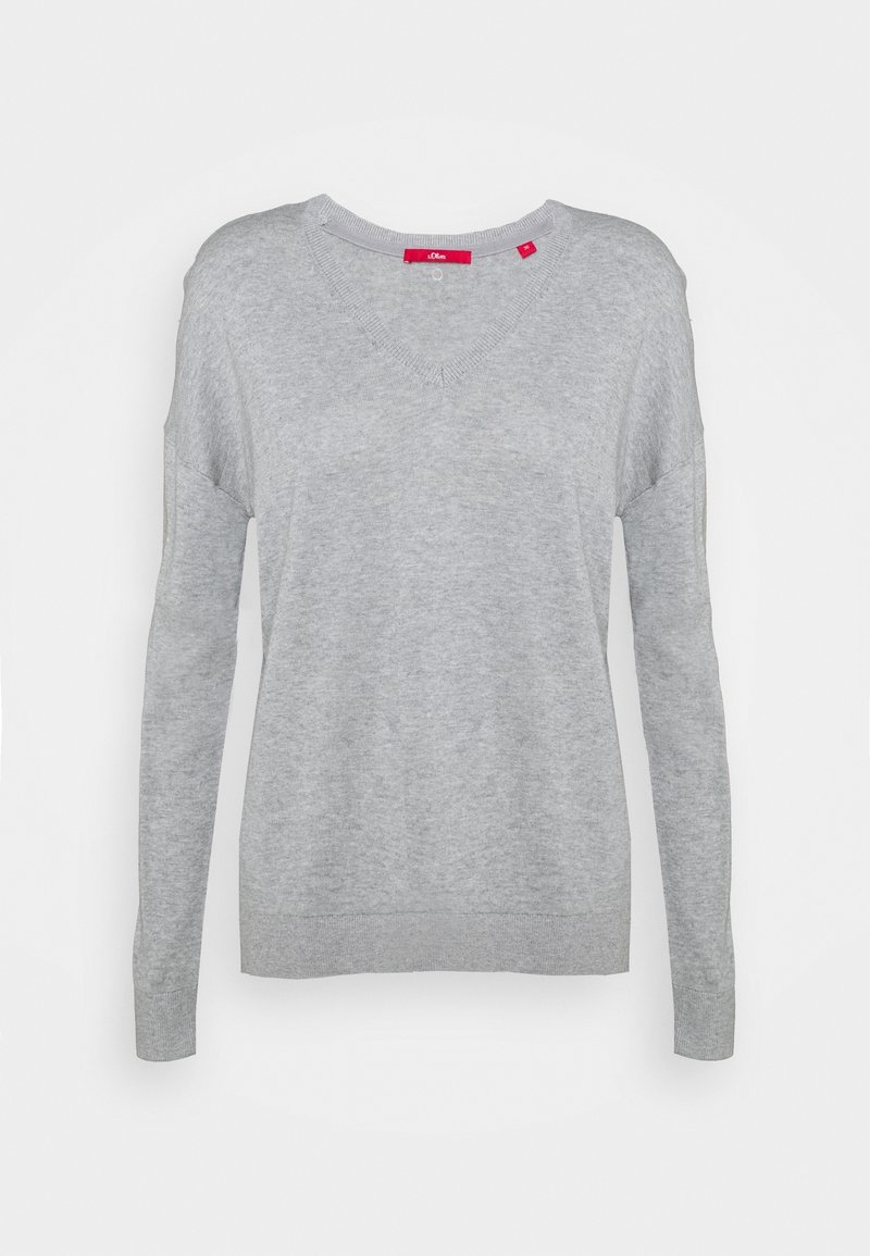 Ljust grå stickad tröja med V-ringning, långa ärmar och sänkta axelsömmar. Tillverkad av mjukt, strukturerat tyg med ribbat avslut.