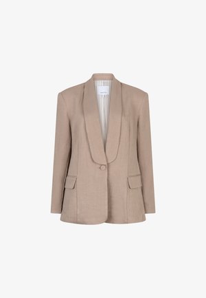 Blazer beige à un seul bouton avec col châle, poches à rabat et manches longues, présenté sur un fond blanc.