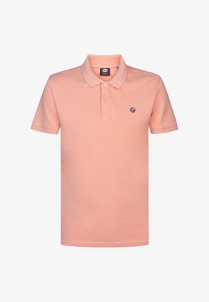 Jasnoróżowa koszulka polo z krótkimi rękawami, trzema guzikami i małym wyhaftowanym logo na lewej piersi. Miękki materiał bawełniany.