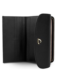 Portafoglio in pelle nera con una texture liscia, presenta vari slot per carte, un compartimento con zip e un logo in oro sulla parte anteriore.