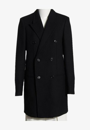 Saint Laurent, Manteau classique