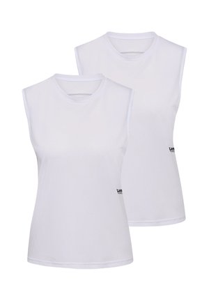 Twee eenvoudige witte mouwloze sportshirts met ronde hals en een klein zwart logo bij de taille op een witte achtergrond.