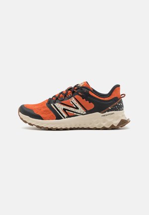 New Balance FRESH FOAM GAROÉ - Trail running shoes - orange