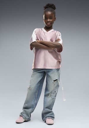 Puma, RELAXED FOOTBALL JERSEY G - T-shirts print - misty pink