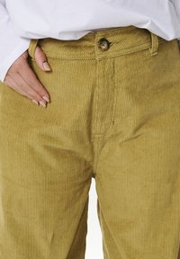 Rip Curl Tygbyxor - khaki