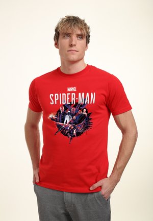 Czerwona bawełniana koszulka z krótkim rękawem, z graficznym nadrukiem Spider-Mana i postaci z Marvela, z okrągłym dekoltem.