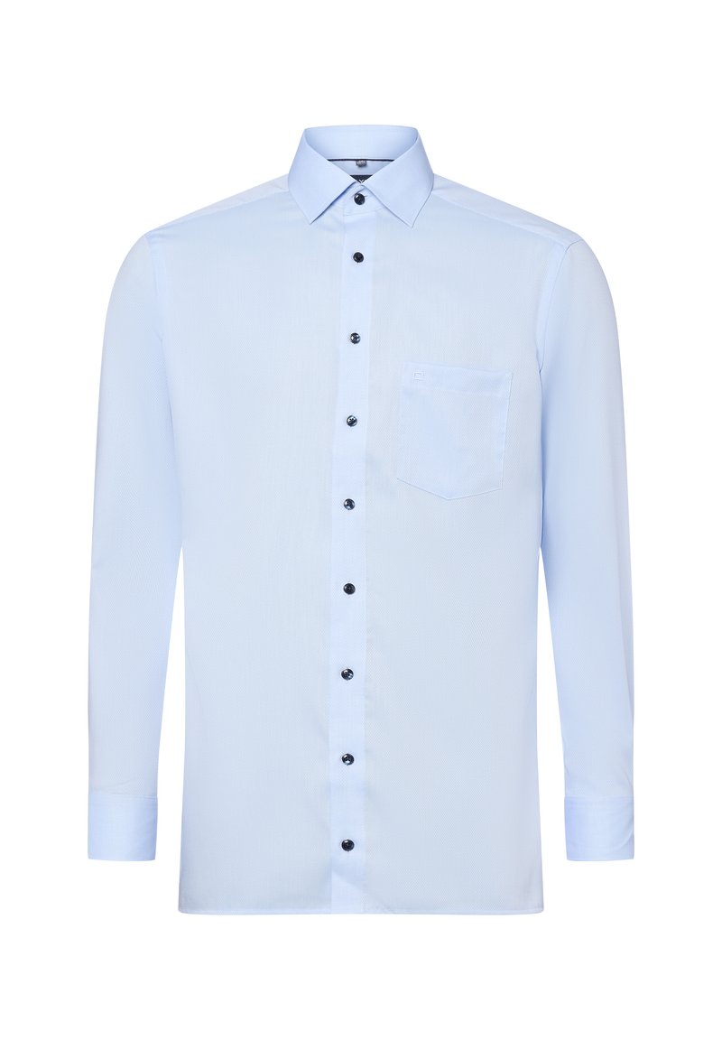 Lichtblauw overhemd met lange mouwen van geweven stof, met een kraag, zwarte knopen en een borstzak met een subtiele textuur.