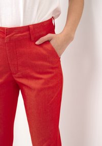 Kaffe LEA - Chinos - fiery red