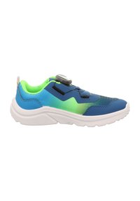 Scarpa sportiva blu e verde con materiale in rete, suola in gomma e un meccanismo di chiusura circolare. Presenta un design gradient e dettagli testurizzati.