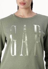 GAP LOGO CREW - Sportinis megztinis - walden green