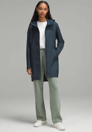 lululemon RAIN REBEL - Vodotesná bunda - true navy