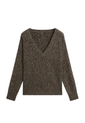 Tmavě hnědý a béžový melírovaný pletený svetr s dlouhými rukávy a hlubokým výstřihem do V, vystavený na bílém pozadí.