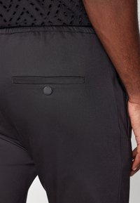 Thumbnail Image 6