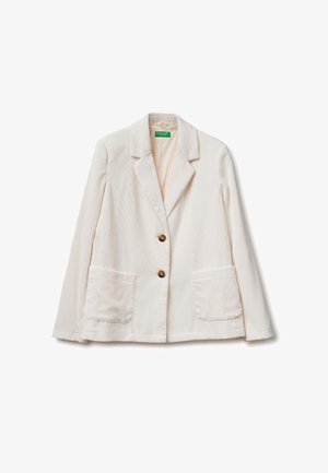 Krémový pruhovaný blazer s dvěma předními kapsami, dvěma hnědými knoflíky a výstřihem do V. Měkká tkanina a mírně texturovaný povrch.