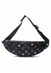 Marsupio nero con motivo a stelle in bianco e rosso, dotato di chiusura con zip e tracolla nera regolabile. La texture del tessuto è liscia.