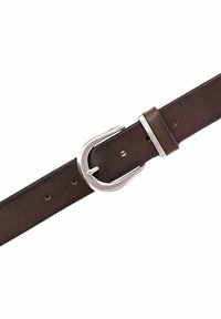 Ceinture en cuir marron avec une boucle en métal argenté. La ceinture comporte des trous espacés uniformément pour l'ajustement et une texture lisse.