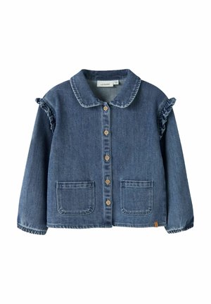 Veste en jean bleue pour enfant avec fermeture à boutons sur le devant, col arrondi, détails à volants sur les épaules, poignets élastiques et deux poches plaquées à l’avant.