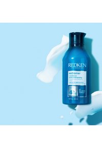 Redken EXTREME SHAMPOO | STRENGHTHENS DAMAGED HAIR - Après-shampoing