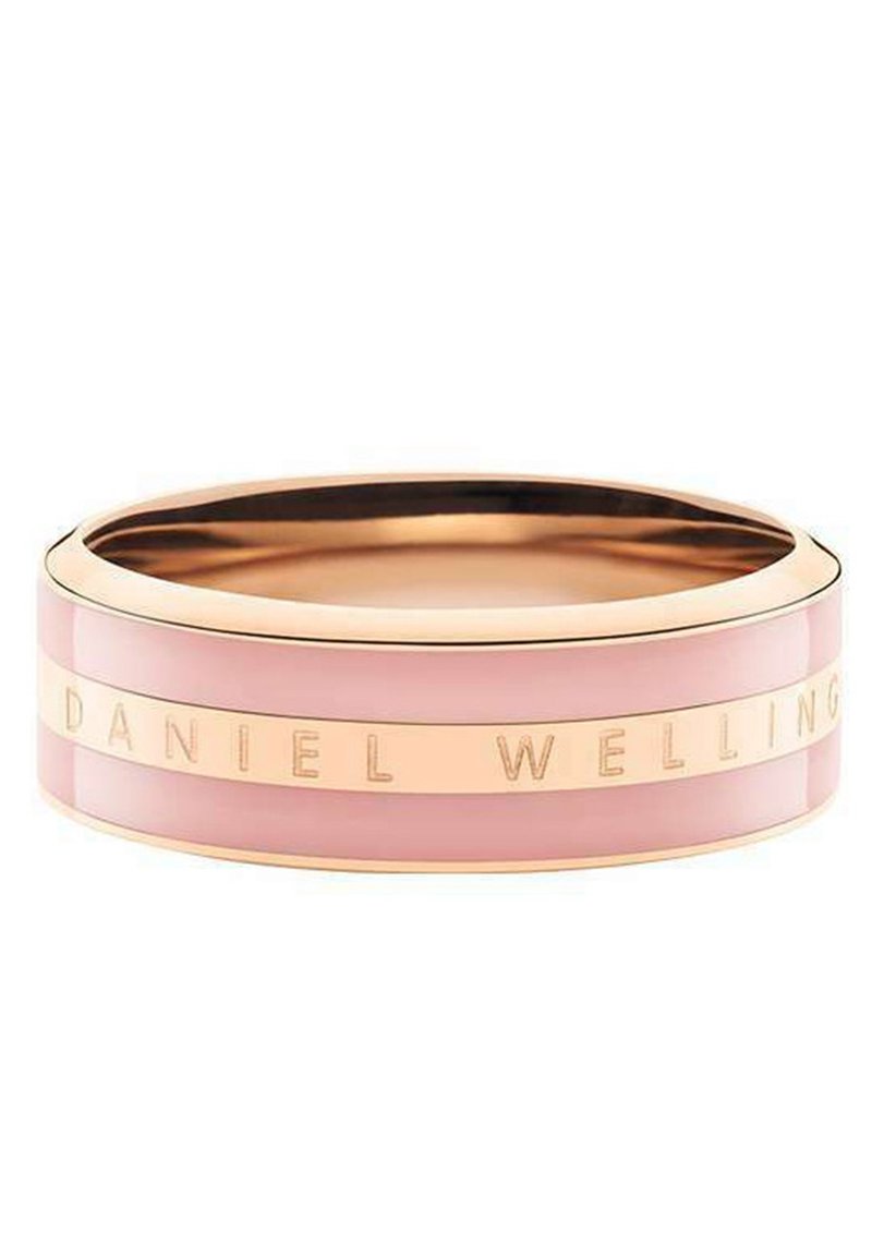 Roségoldring mit glattem Metall-Innenband und abwechselnd glänzenden pinken sowie matten Roségoldstreifen. Graviert mit "DANIEL WELLING."