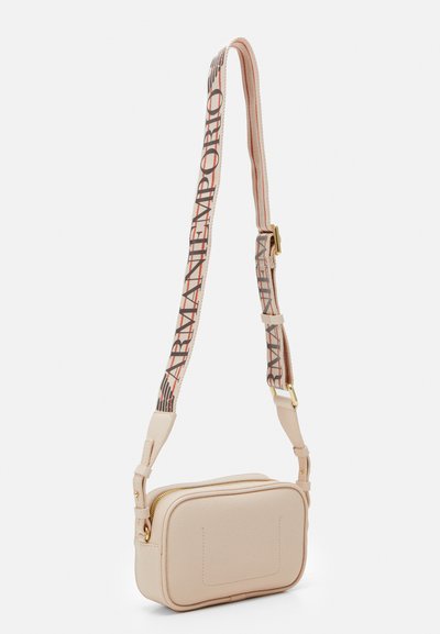 Emporio Armani CAMERA CASE - Taška cez plece - nude/dark brown