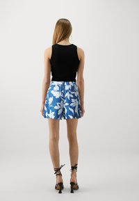 GAP Pantaloni scurți - may blue/white