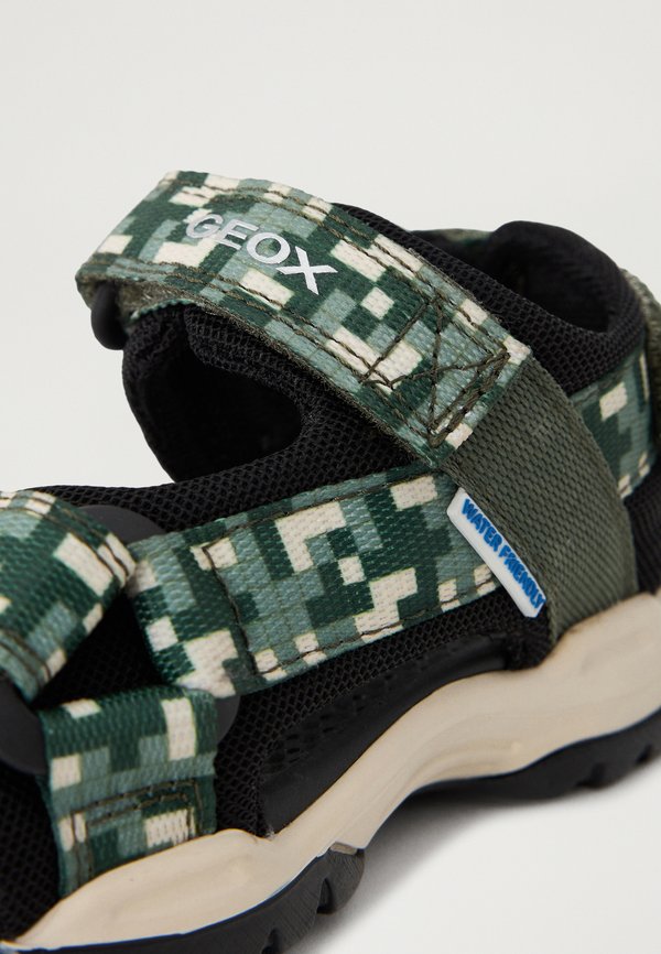 J BOREALIS  - Walking sandals2