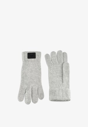 Vaaleanharmaat neulotut hanskat, joissa on ribbireunat, yksi hanska näyttää mustalta läpältä, jossa on vaahteranlehtilogo ranteessa.