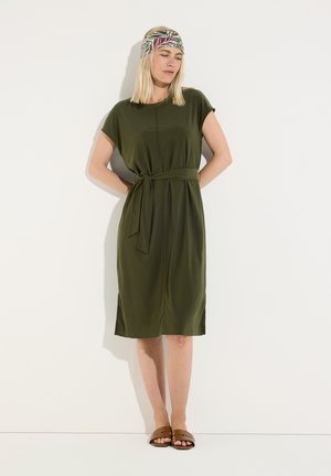 More & More, MORE & MORE UNKOMPLIZIERTES, FEMININES JERSEYKLEID - Robe en jersey - jungle green