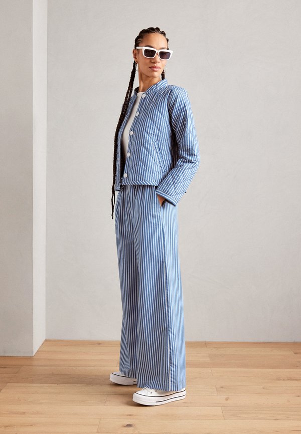 EMILIA - Light jacket2